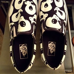 Vans off the wall classic slip on shoe
